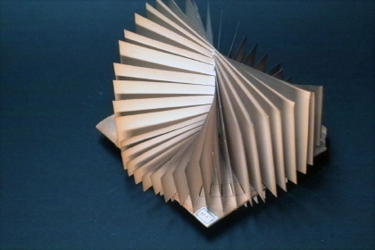 Cylindroid made of carton discs