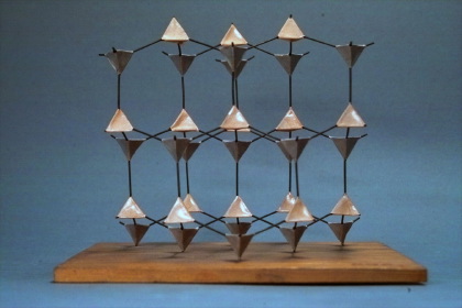 Gitter des Diamanten und der zugehörigen Kugelpackung