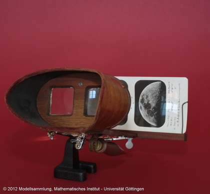 2 stereoscopes