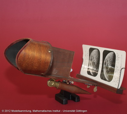 2 stereoscopes