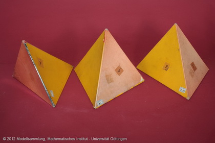 Grosser Pyramidenstumpf