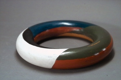 Wooden ring with 7 neighbouring areas