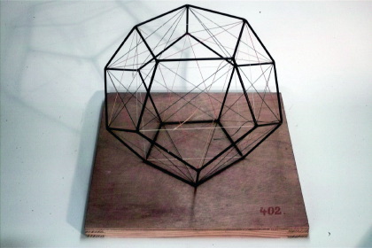 Dodecahedron with the 5 inscribed cubes