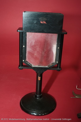 Fluid element instrument according to Hele-Shaw