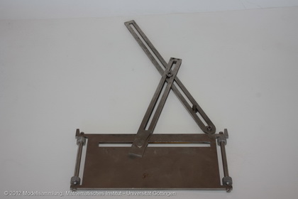 Hyperbola drawer from Rottsieper
