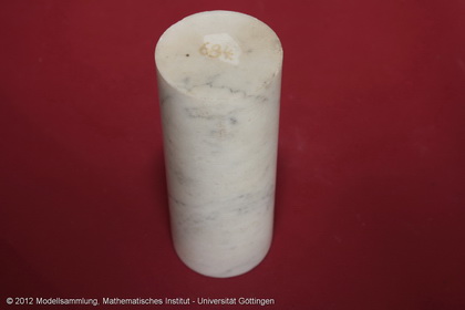 Compression test with a marble cylinder