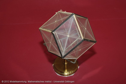 Glass crystal model according to Schnabel