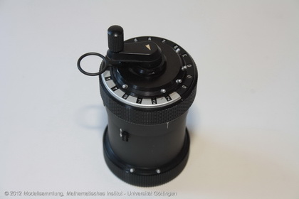 Calculating machine Curta I
